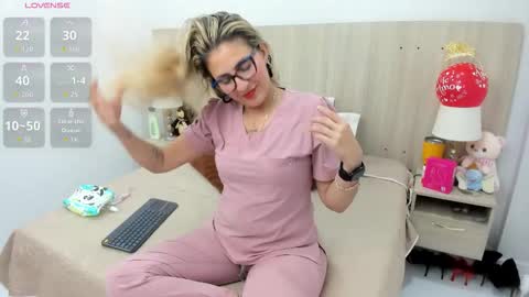 Lesly Santodomingo online show from February 23, 11:51 am