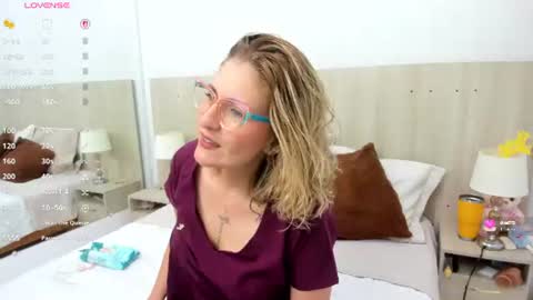 Snapshot of lesly_santodomingo chatting on July 24, 11:19 am Lesly Santodomingo online show from July 24, 11:19 am