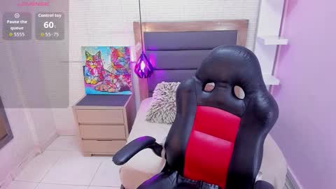 Snapshot of leslysimpson chatting on March 10, 8:03 pm online show from March 10, 8:03 pm