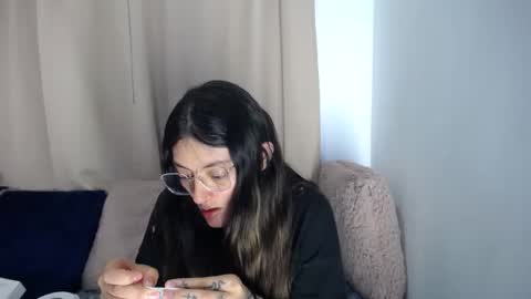 Snapshot of lessliee chatting on March 25, 6:08 am lessliee online show from March 25, 6:08 am