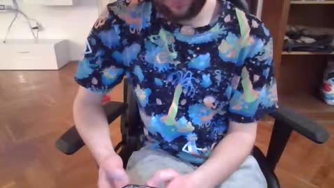 Snapshot of lestaro chatting on February 1, 10:52 pm neoglo online show from February 1, 10:52 pm