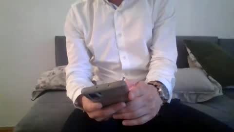 neoglo online show from June 14, 7:21 am