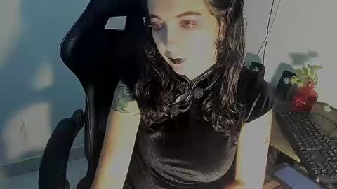 lestatdlion online show from July 8, 10:53 am