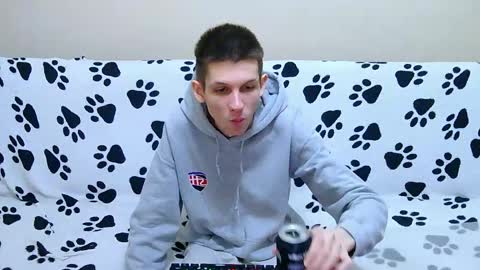lester_broo online show from May 1, 9:30 pm