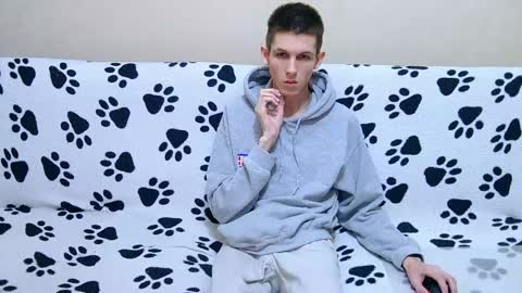 lester_broo online show from May 2, 11:21 pm