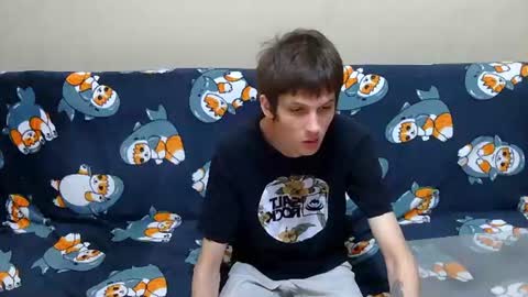 lester_broo online show from August 2, 7:45 pm