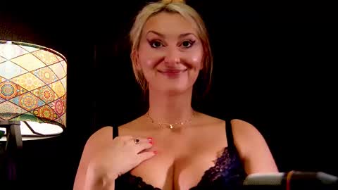 leticiareys online show from November 6, 5:58 pm