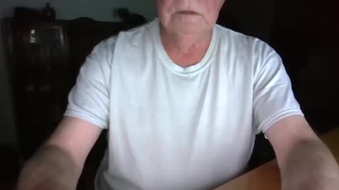 letscum2gether0 online show from May 3, 1:44 am