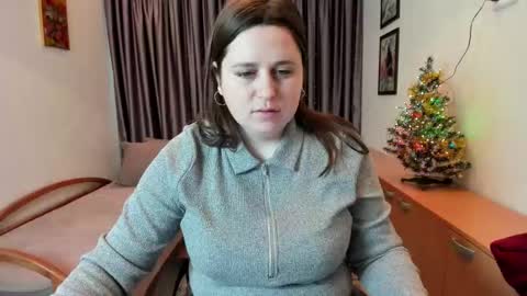 Snapshot of letticams chatting on December 15, 6:50 am Naomi online show from December 15, 6:50 am