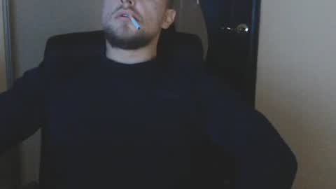 Snapshot of lev1ngston chatting on December 2, 5:59 am lev1ngston online show from December 2, 5:59 am