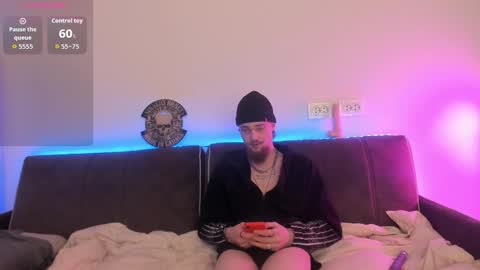 Snapshot of lev_miller chatting on March 19, 3:21 am lev_miller online show from March 19, 3:21 am