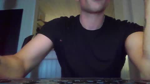 levaithen369 online show from January 16, 8:35 pm