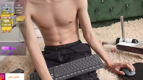 Levi  online show from January 7, 7:28 pm