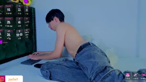 Snapshot of levi_ackermann1 chatting on March 31, 2:39 pm Levi online show from March 31, 2:39 pm
