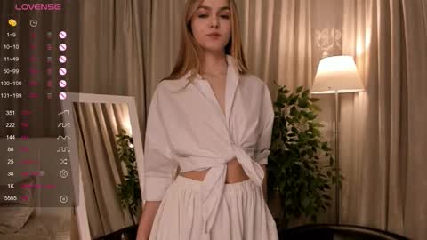 Snapshot of leviavillat chatting on November 22, 11:09 am Rita online show from November 22, 11:09 am