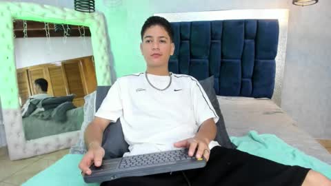 LevySteven online show from November 21, 8:46 am