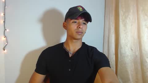 Snapshot of lewis_ly chatting on February 16, 3:30 pm i am lewis ly EDUARDO MEMDOZA15 online show from February 16, 3:30 pm