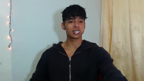 Snapshot of lewis_ly chatting on March 10, 2:33 pm i am lewis ly EDUARDO MEMDOZA15 online show from March 10, 2:33 pm