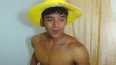 Snapshot of lewis_ly chatting on April 8, 3:45 pm i am lewis ly EDUARDO MEMDOZA15 online show from April 8, 3:45 pm