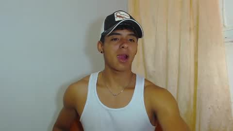 Snapshot of lewis_ly chatting on April 10, 2:00 pm i am lewis ly EDUARDO MEMDOZA15 online show from April 10, 2:00 pm