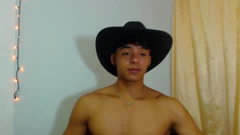 Snapshot of lewis_ly chatting on April 20, 4:32 pm i am lewis ly EDUARDO MEMDOZA15 online show from April 20, 4:32 pm