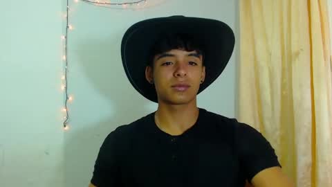 Snapshot of lewis_ly chatting on May 1, 2:54 pm i am lewis ly EDUARDO MEMDOZA15 online show from May 1, 2:54 pm