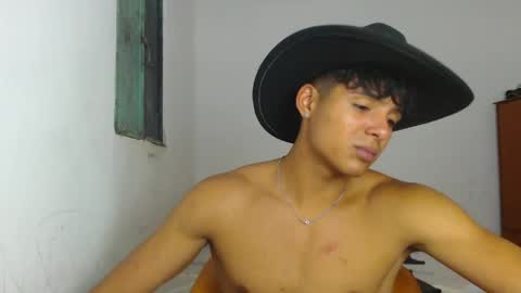 Snapshot of lewis_ly chatting on June 4, 11:11 pm i am lewis ly EDUARDO MEMDOZA15 online show from June 4, 11:11 pm