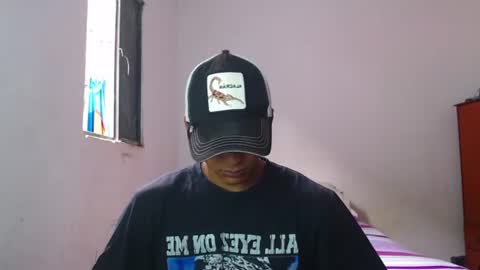 Snapshot of lewis_ly chatting on June 15, 1:46 pm i am lewis ly EDUARDO MEMDOZA15 online show from June 15, 1:46 pm