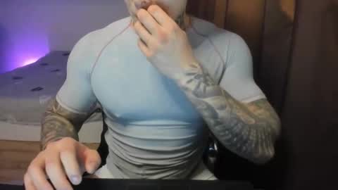 Snapshot of lewis_muscleee chatting on March 19, 5:39 pm blablablack online show from March 19, 5:39 pm