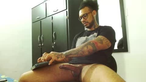 Snapshot of lewisstrong chatting on September 15, 6:41 pm Lewis Strong online show from September 15, 6:41 pm