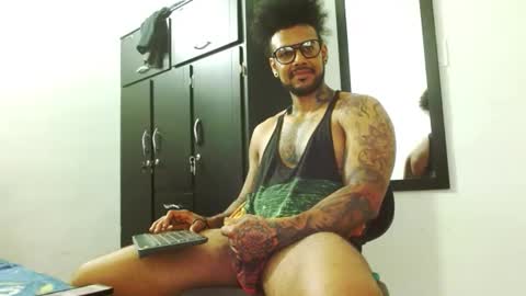 Snapshot of lewisstrong chatting on September 18, 6:10 pm Lewis Strong online show from September 18, 6:10 pm