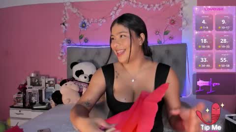 Snapshot of lexa_murphy1 chatting on February 14, 3:03 am xiara online show from February 14, 3:03 am