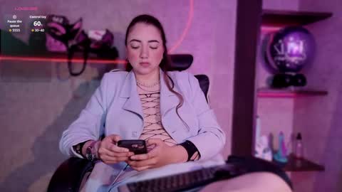 Snapshot of lexavega_ chatting on June 2, 5:15 pm lexavega_ online show from June 2, 5:15 pm