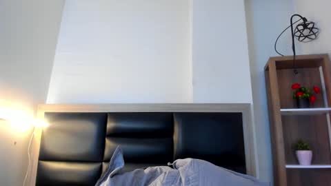 Lexi Howard  online show from December 6, 6:04 am