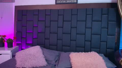 Lexi Howard  online show from October 18, 2:07 pm