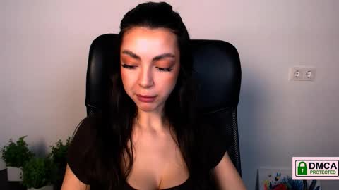 Alexia online show from November 20, 1:33 pm