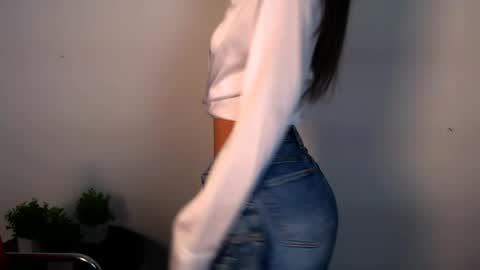 Alexia online show from May 30, 12:57 pm