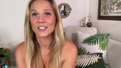 Lexi online show from October 11, 5:28 am
