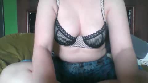 Snapshot of lexi_mariz chatting on May 26, 3:30 pm lexi_mariz online show from May 26, 3:30 pm