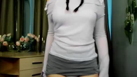 Vicki online show from March 7, 2:25 pm