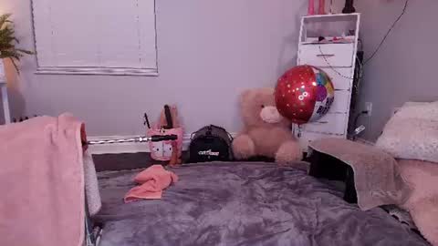 Snapshot of lexibby69 chatting on July 27, 7:15 am Lexi Smith online show from July 27, 7:15 am