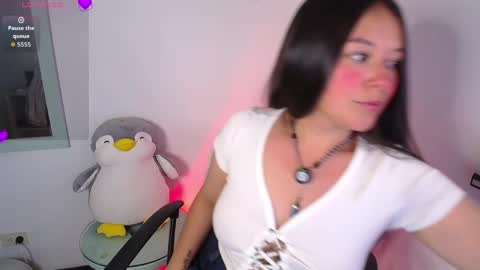 Lexie Thompson   8pm  0000am -5 online show from May 27, 1:35 am