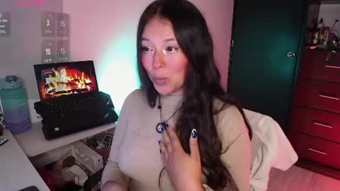 Lexie Thompson   8pm  0000am -5 online show from July 8, 2:05 am