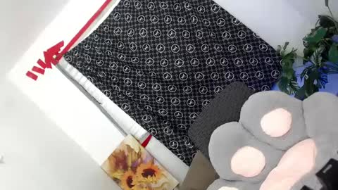 Snapshot of lexie_loveee chatting on March 7, 12:01 pm lexie_loveee online show from March 7, 12:01 pm