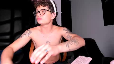 Snapshot of lexie_n_nate chatting on February 20, 7:34 am Lixie And Nte online show from February 20, 7:34 am