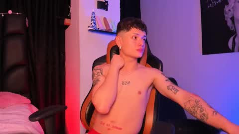 Snapshot of lexie_n_nate chatting on March 10, 4:49 am Lixie And Nte online show from March 10, 4:49 am