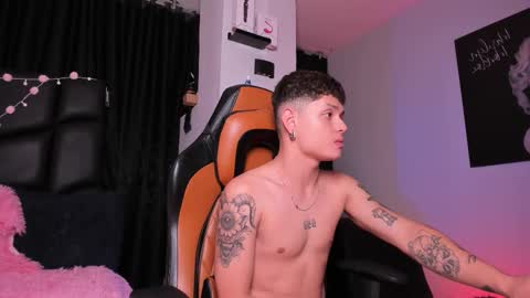 Snapshot of lexie_n_nate chatting on March 12, 8:08 am Lixie And Nte online show from March 12, 8:08 am