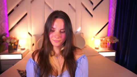 Snapshot of lexie_pearl chatting on June 2, 8:11 pm Allia online show from June 2, 8:11 pm