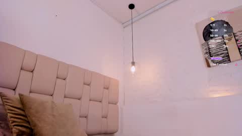 Snapshot of lexiee_grey_ chatting on February 19, 3:38 pm Lexie online show from February 19, 3:38 pm