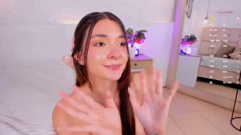 Snapshot of lexiee_grey_ chatting on February 21, 6:37 pm Lexie online show from February 21, 6:37 pm
